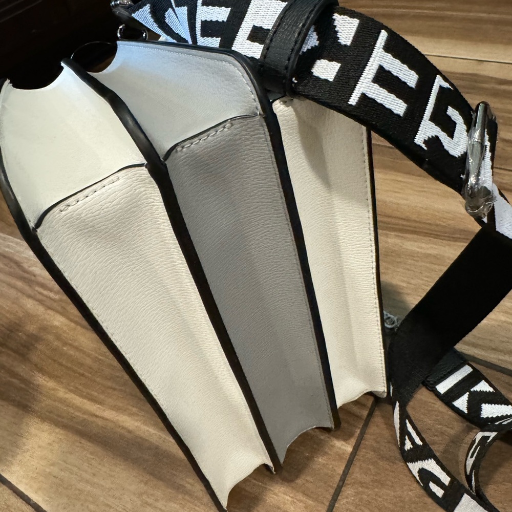 Restock 🩷 Karl Lagerfeld Simon Satchel - Picture 7 of 12